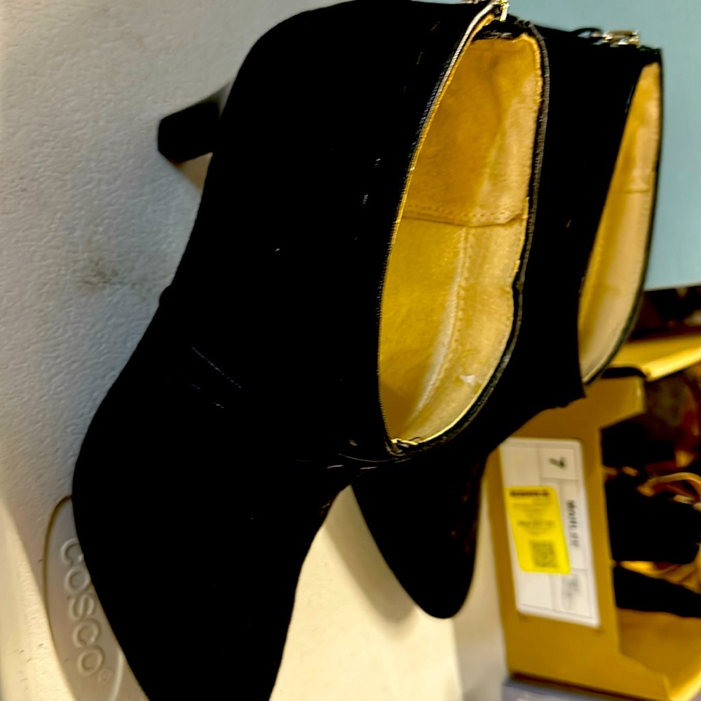 new women's booties box damaged